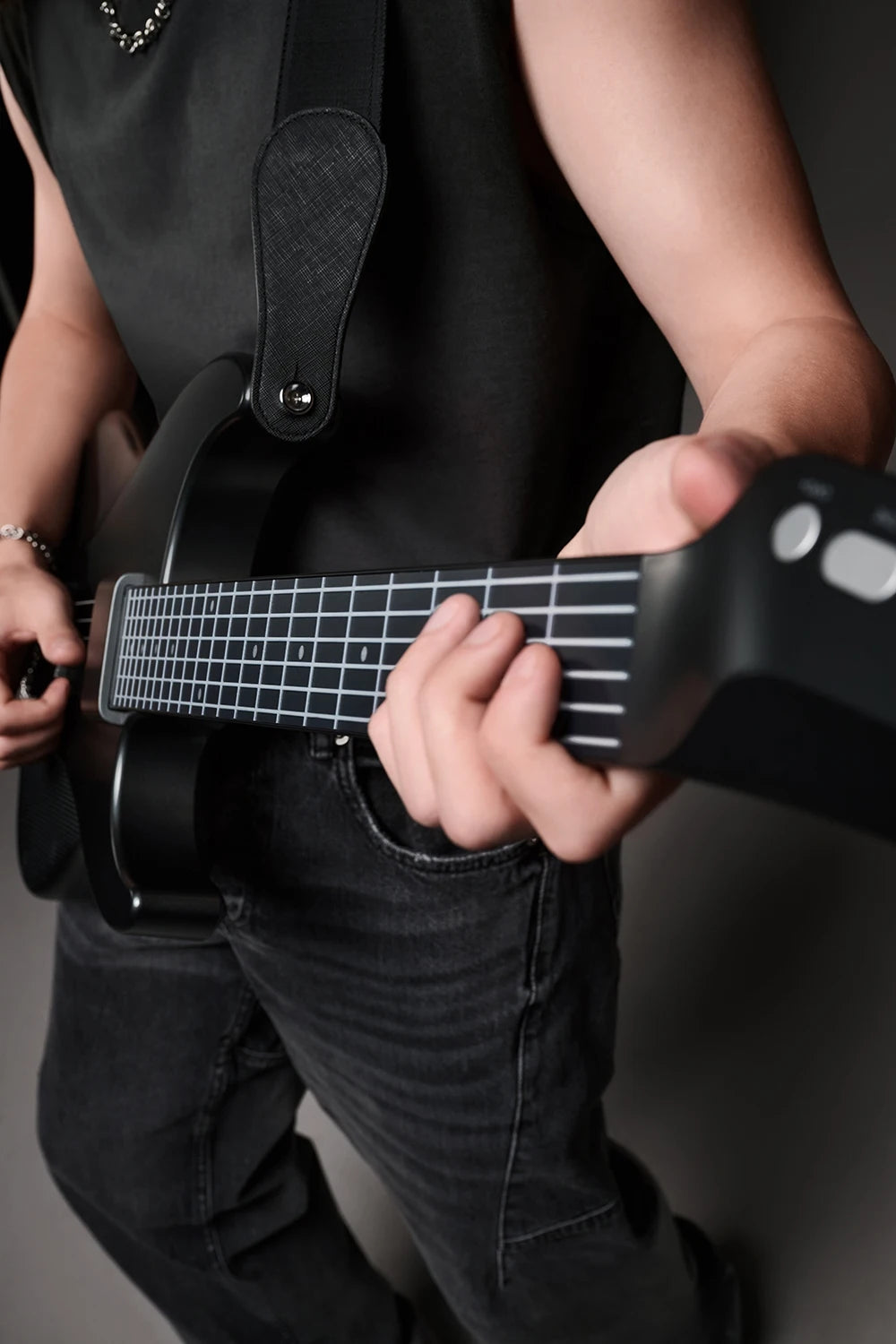 AeroBand Guitar Electric Guitar Pain-Free Silicone String All-in-One 9 Sound Styles Acoustic Bass With Speaker Microphone