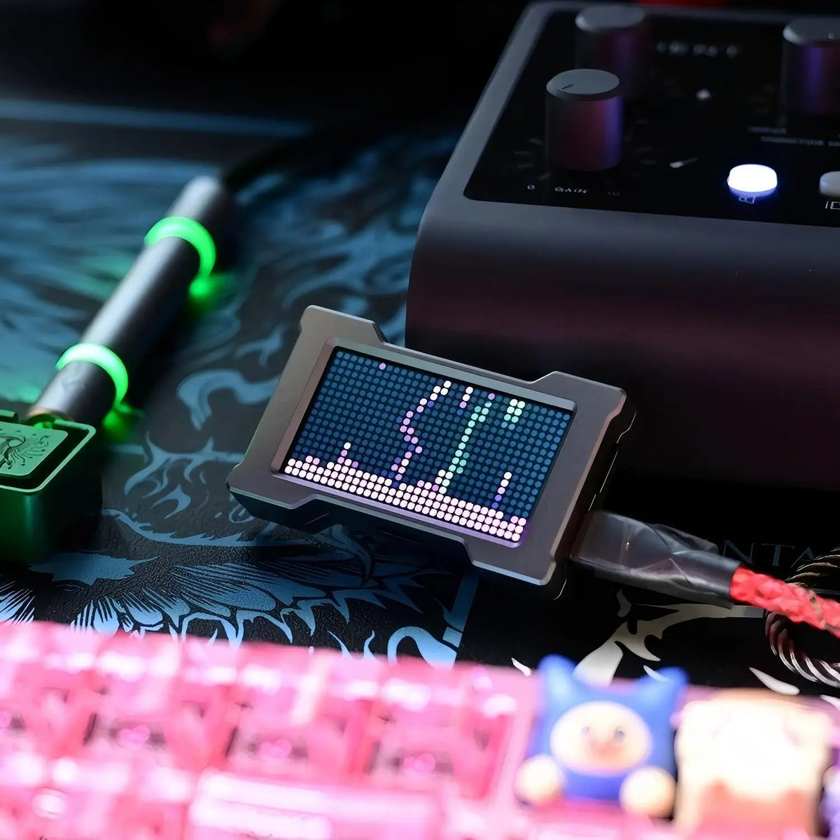 HMLAB ZNEO Gaming USB Hub - 2-to-3 Port, 8K Hz, Independent Power, With Screen, Trendy for Gaming Ambience Desk Setup