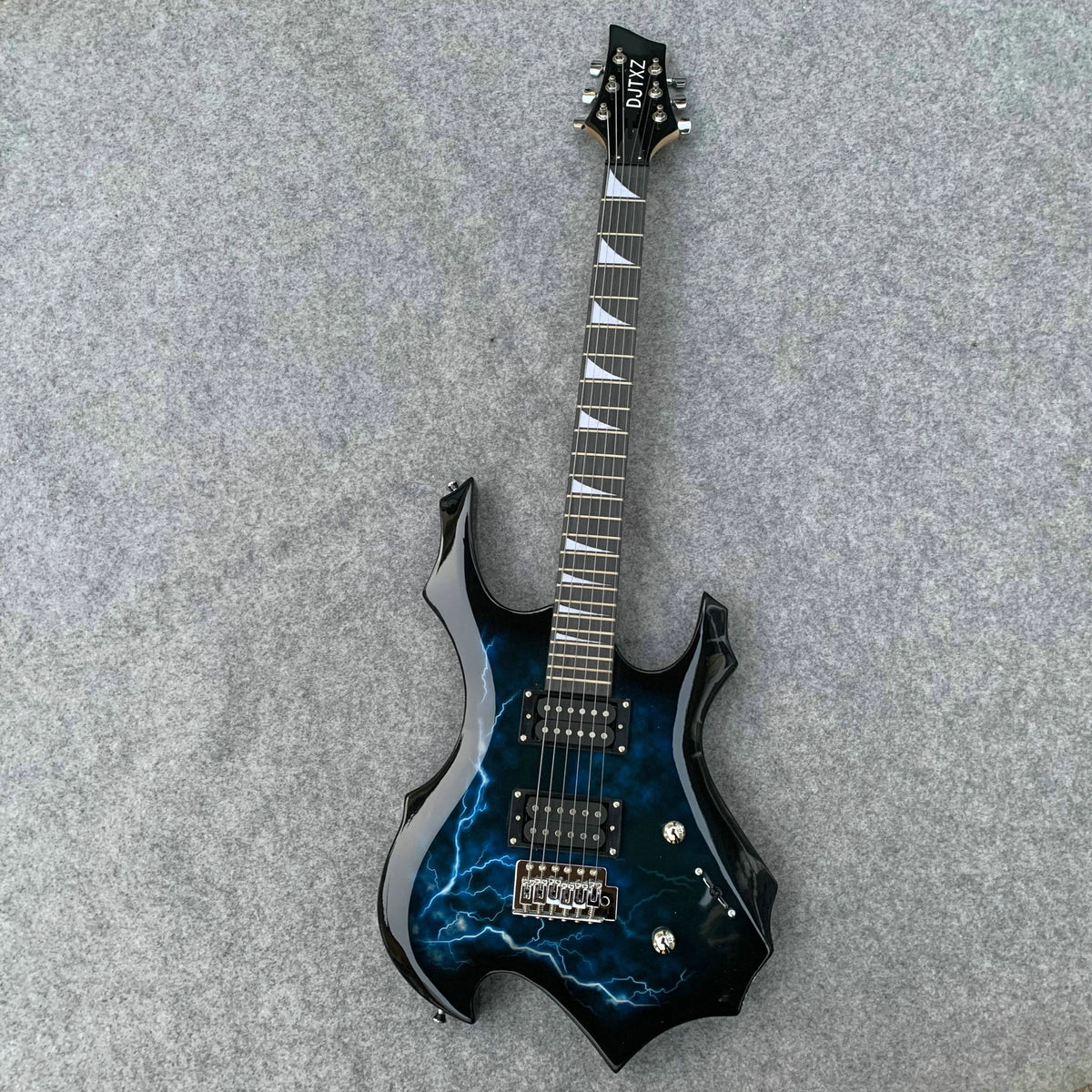 Striking Lightning Bolt Graphic Electric Guitar - Eye-Candy Rock Machine, Pro Setup Included